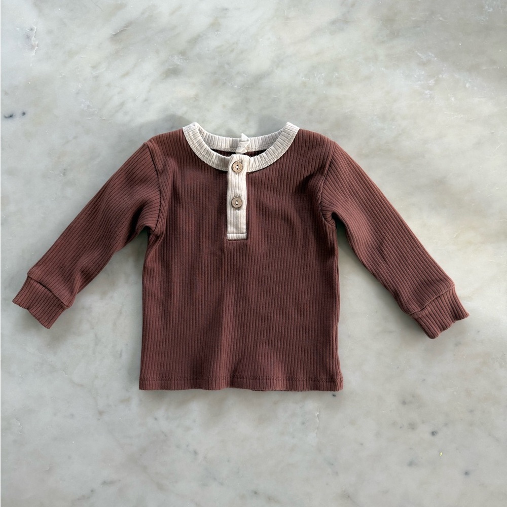 Quincy Mae brown ribbed Henley shirt
